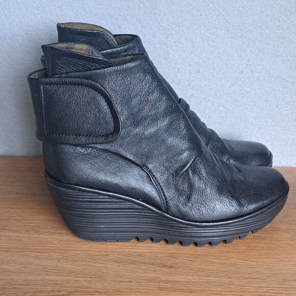 Fly London Yegi Wedge Ankle Booties Women’s 39 8.5 Black Leather Platform Shoes - Picture 9 of 12